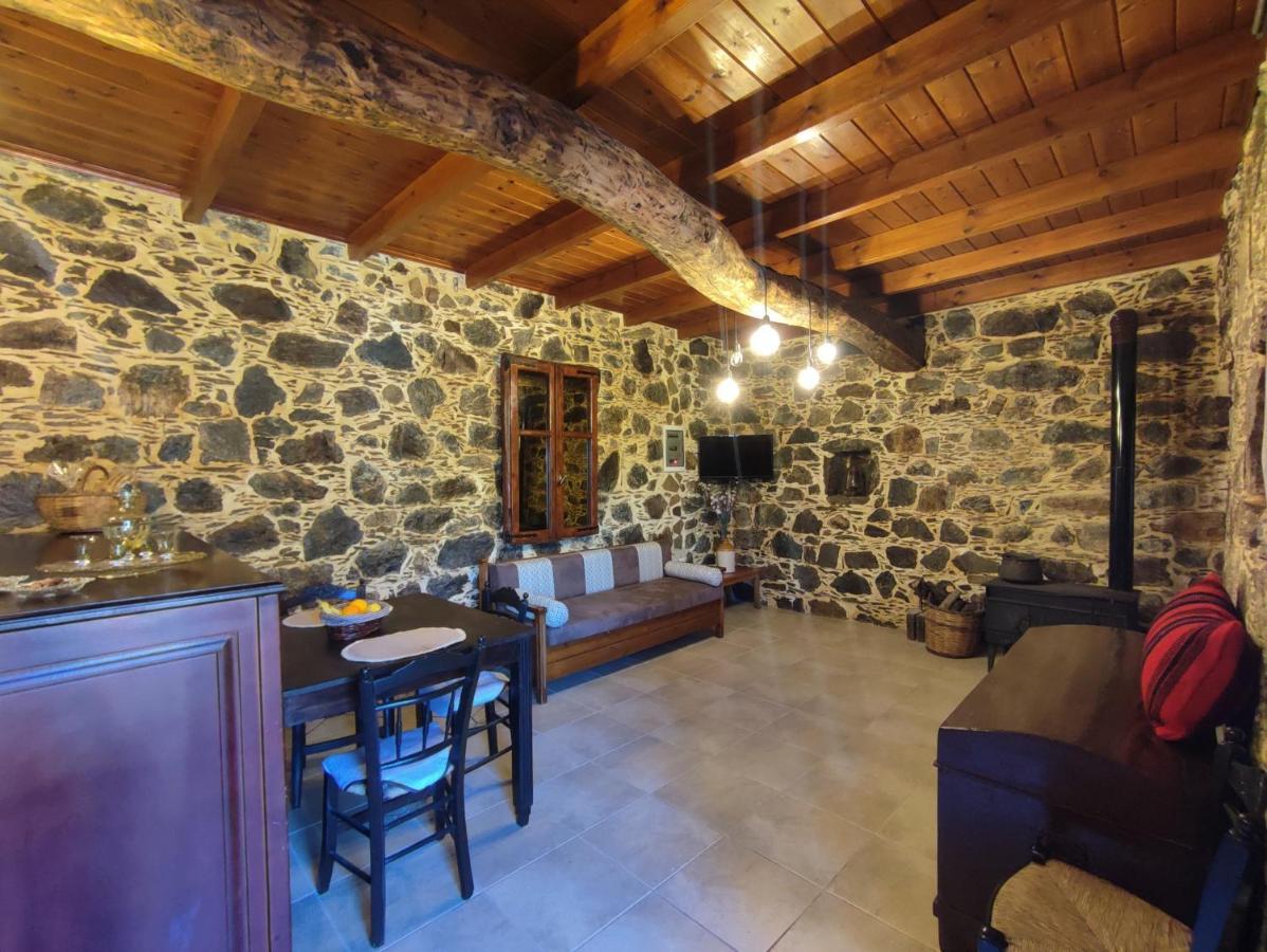 Grandma Agatha & Virginia'S Stonehouse Apartment Kefalion ห้อง รูปภาพ