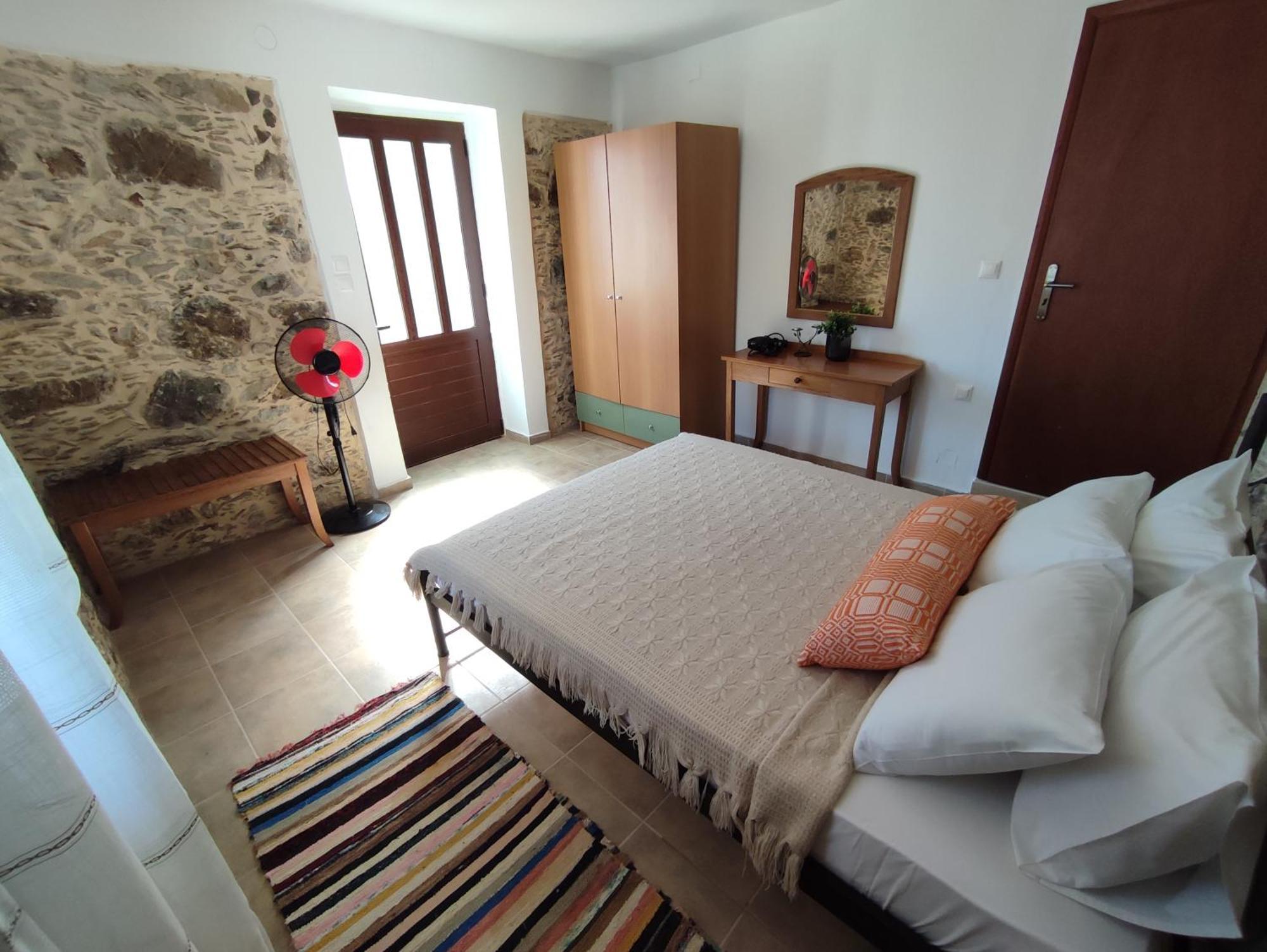 Grandma Agatha & Virginia'S Stonehouse Apartment Kefalion ห้อง รูปภาพ
